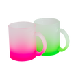 Taza  de vidrio con fondo de color