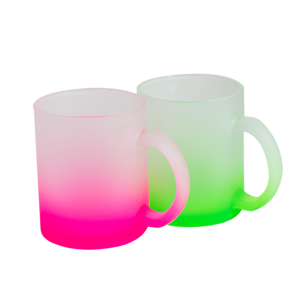 Taza  de vidrio con fondo de color